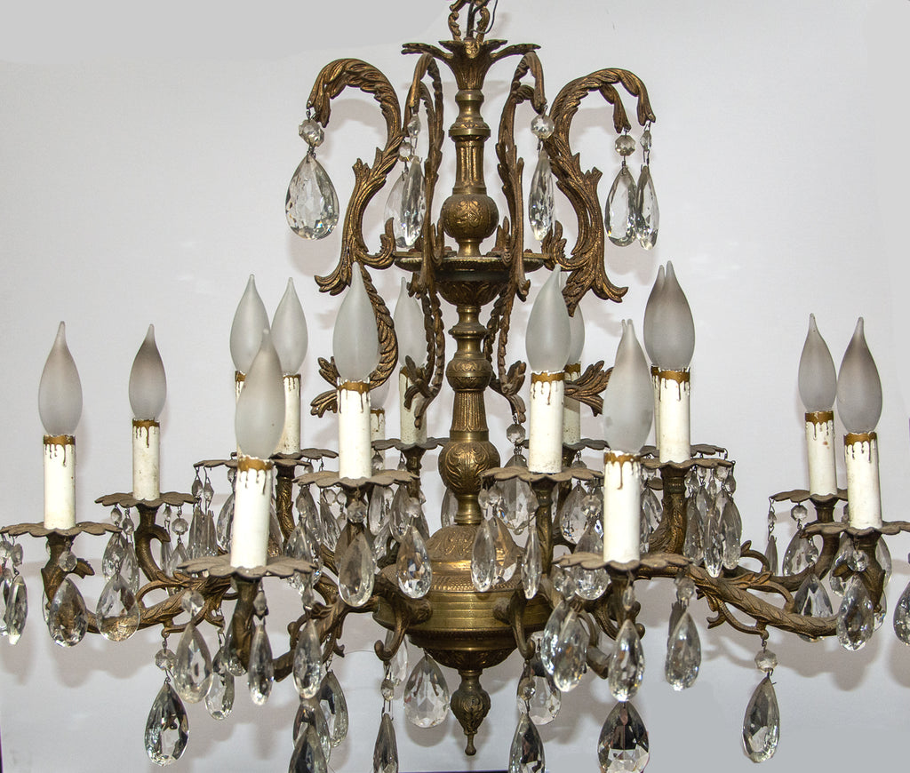 Large, majestic French style chandelier – Maison Nathalie